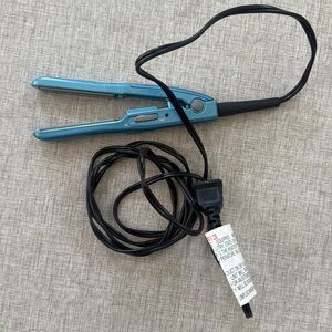 BaByliss Pro Nano Titanium mini travel flat iron straightener *tested working*